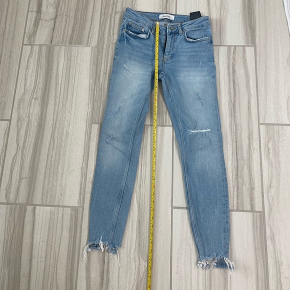 Zara High Waisted Jeans size 2 - Picture 4 of 7
